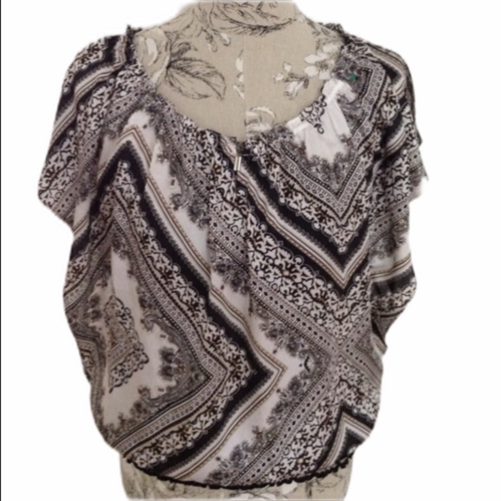 *WHITE house black market silky top XS